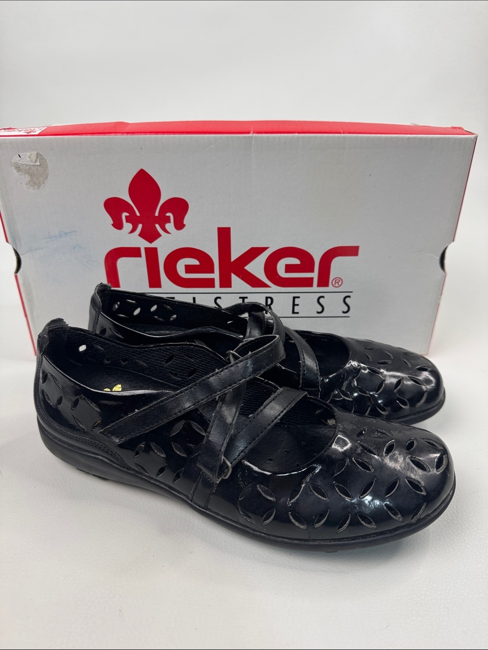 Rieker Black leather Cutout Mary Jane Flats shoes Size 38 New in box